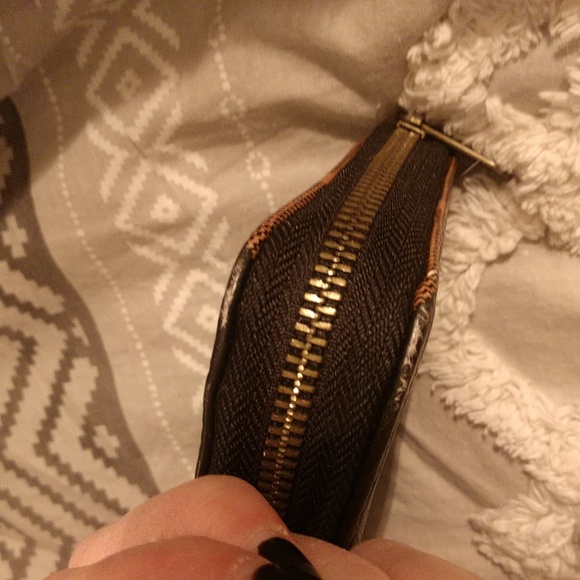 THIRTY-ONE All About the Benjamins large Wallet - Picture 4 of 14